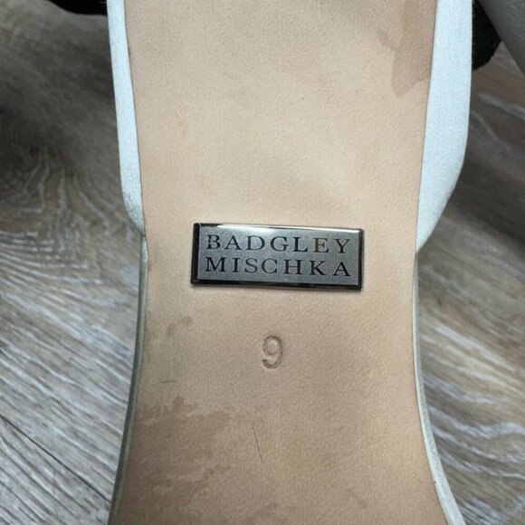 Badgley Mischka Cream Satin D'orsay Heels Women's Size 9 - Picture 5 of 7